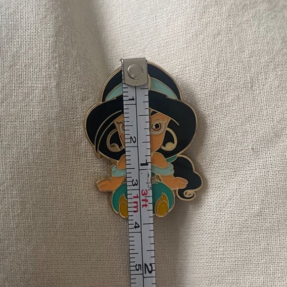 Tokyo Disney Pin Resort Game‎ Prize Pin TDS Princess Jasmine from Aladdin - Picture 3 of 4